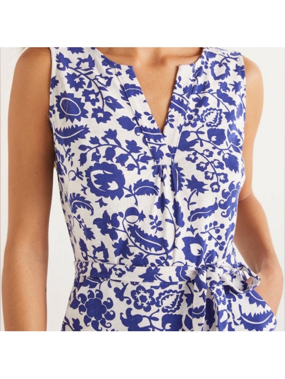 Boden White & Navy Floral V-Neck Midi Dress - Picture 4 of 10